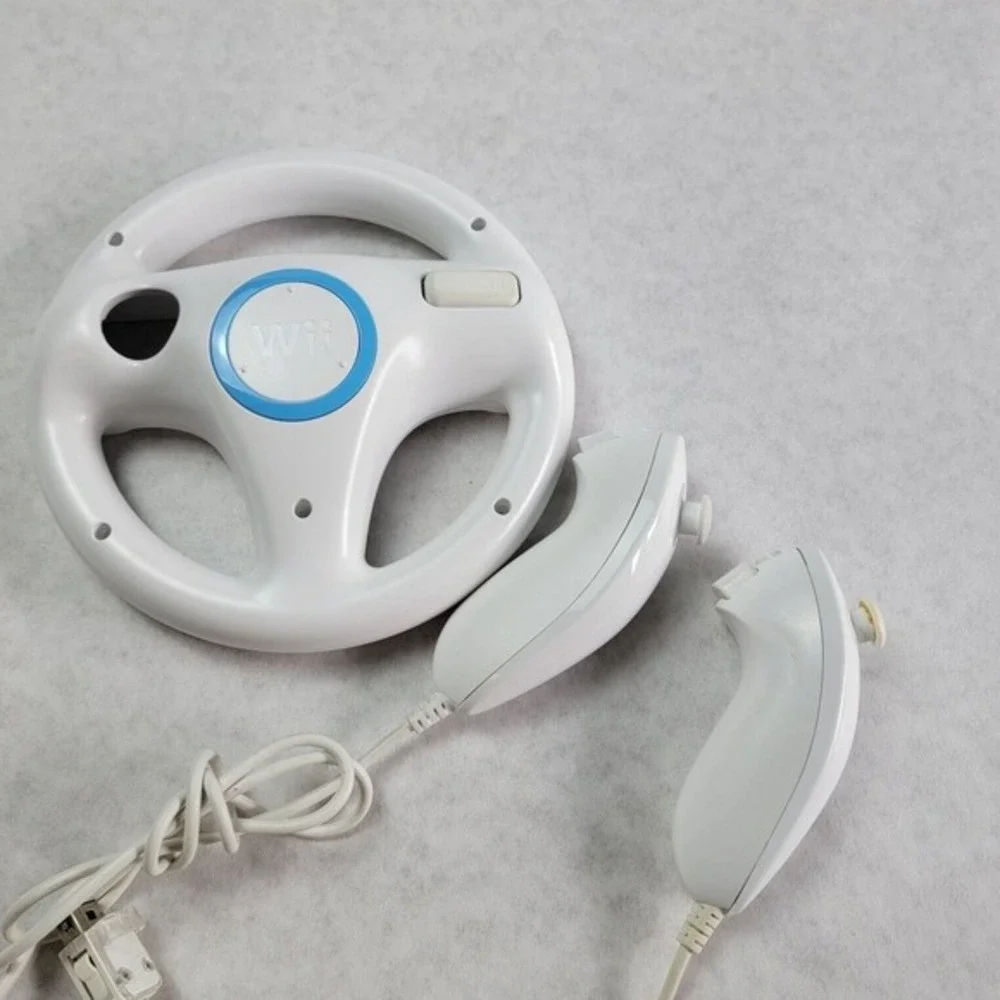 OEM Nintendo Wii Wheel &‎ 2 Nunchuck Controllers Bundle Tested Works Mario Kart